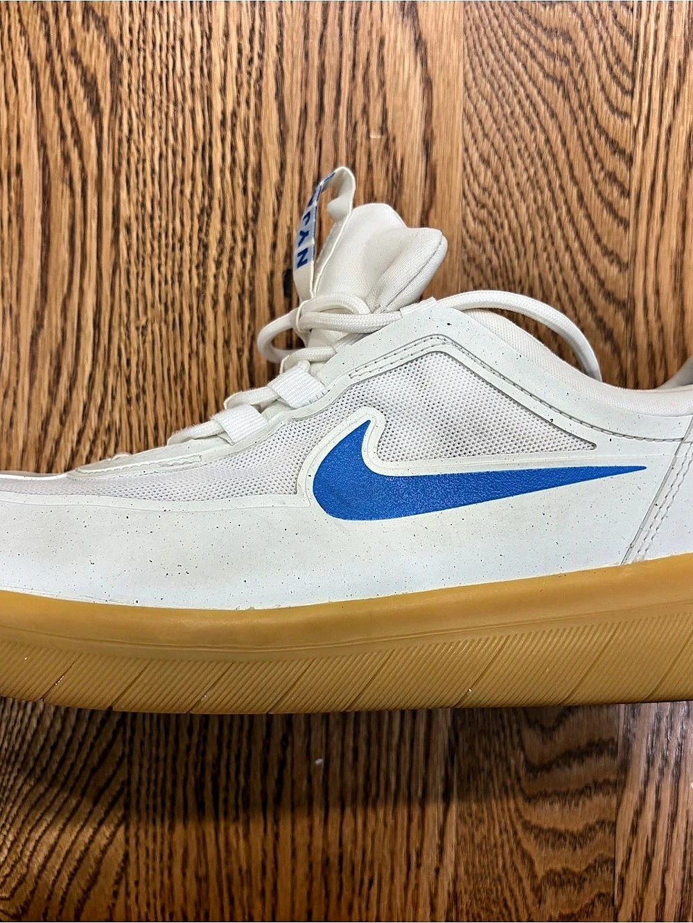 Nike SB Nyjah Free 2 White Light Photo Blue Gum Nyjah Free 2 Sneakers White &